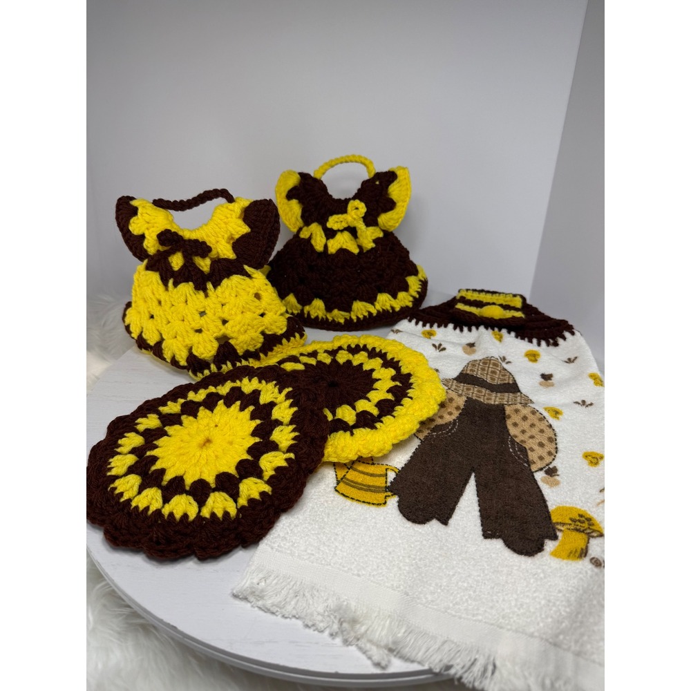 Hand made Fall Scarecrow Kitchen Towel Set Crochet Pot Holders Coasters